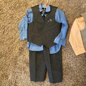 Toddler 4pc suit set.